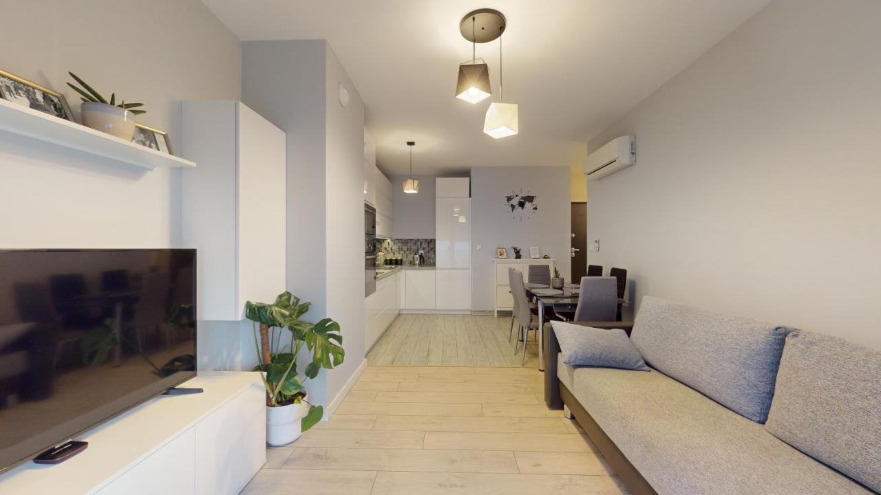 Family House Near The Market Square -Perfect For Family & Business Stays - Ksiecia Witolda Street 500 Steps To Market Square - 2 Bedrooms,2 Parking Places Wrocław Exterior foto