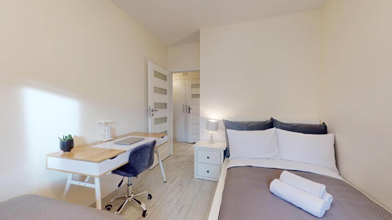 Family House Near The Market Square -Perfect For Family & Business Stays - Ksiecia Witolda Street 500 Steps To Market Square - 2 Bedrooms,2 Parking Places Wrocław Exterior foto