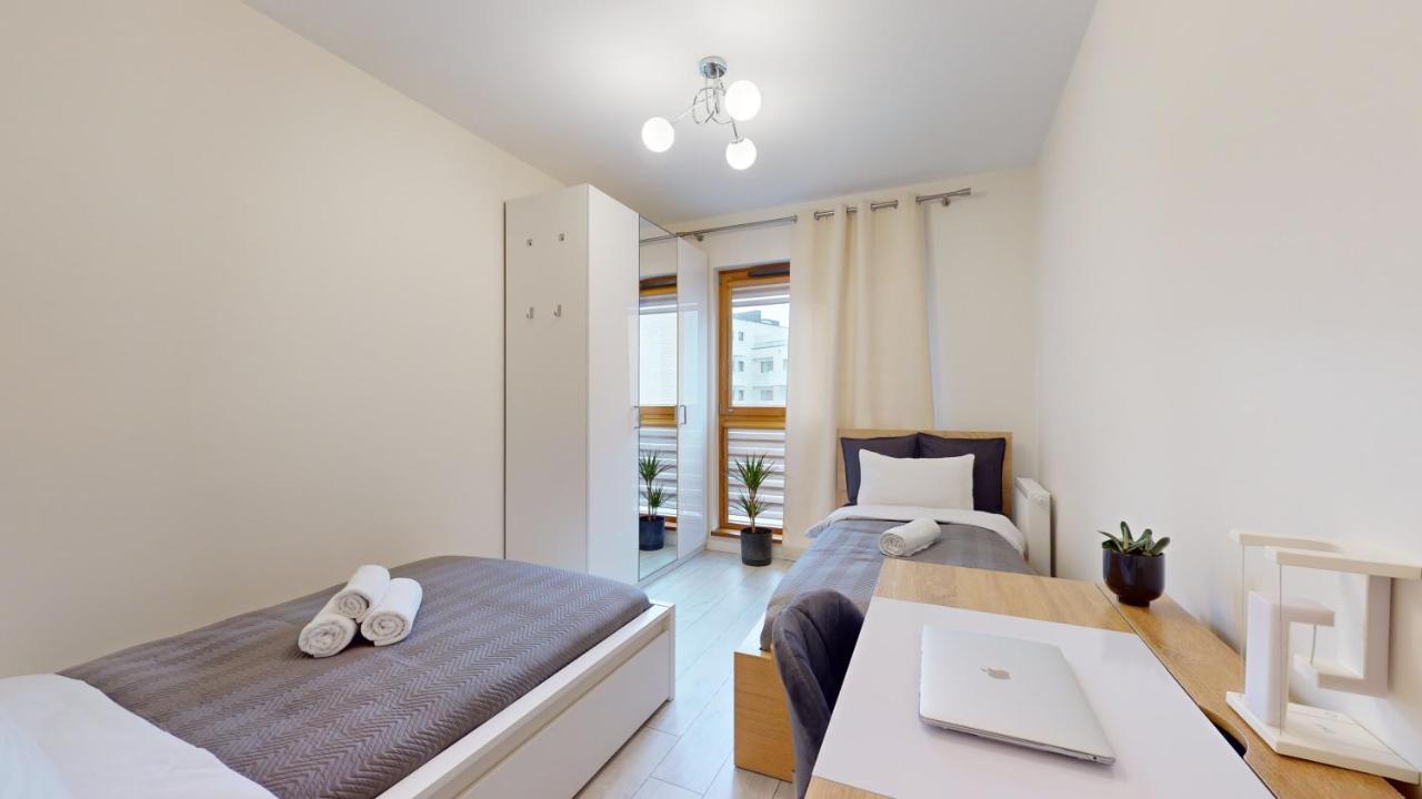 Family House Near The Market Square -Perfect For Family & Business Stays - Ksiecia Witolda Street 500 Steps To Market Square - 2 Bedrooms,2 Parking Places Wrocław Exterior foto