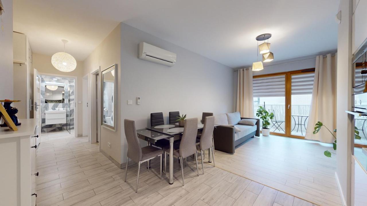 Family House Near The Market Square -Perfect For Family & Business Stays - Ksiecia Witolda Street 500 Steps To Market Square - 2 Bedrooms,2 Parking Places Wrocław Exterior foto